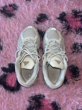 Adidas Women Sneaker